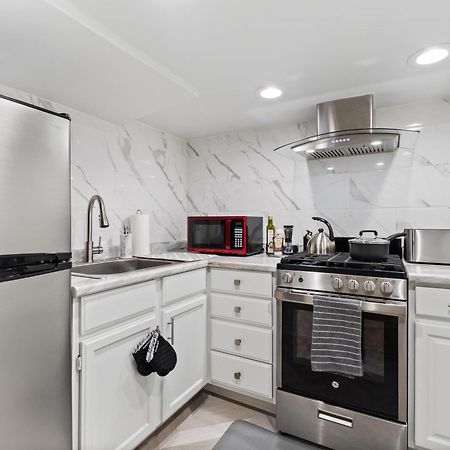 Luxury Chicago Suite Exterior photo